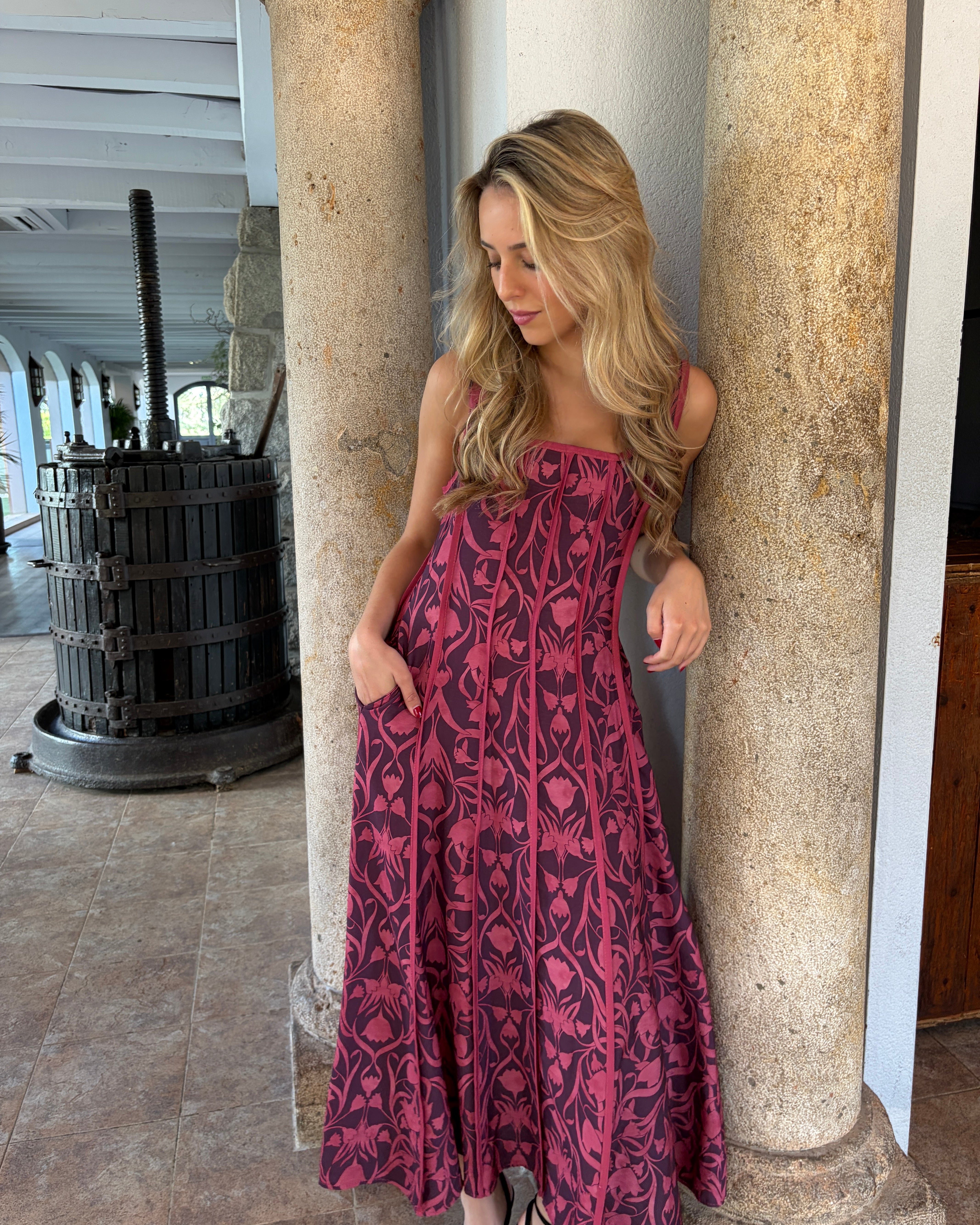 VESTIDO COSTURAS FLORES - ONCE28