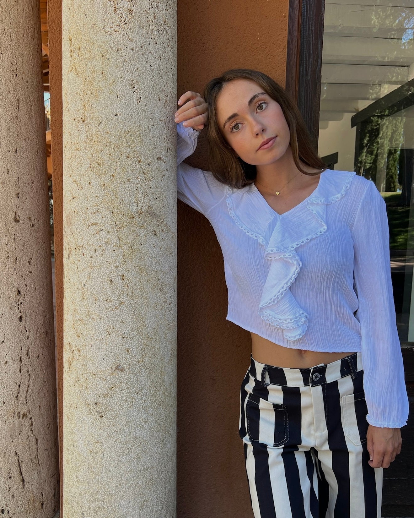 BLUSA VOLANTES BRILLO BLANCO