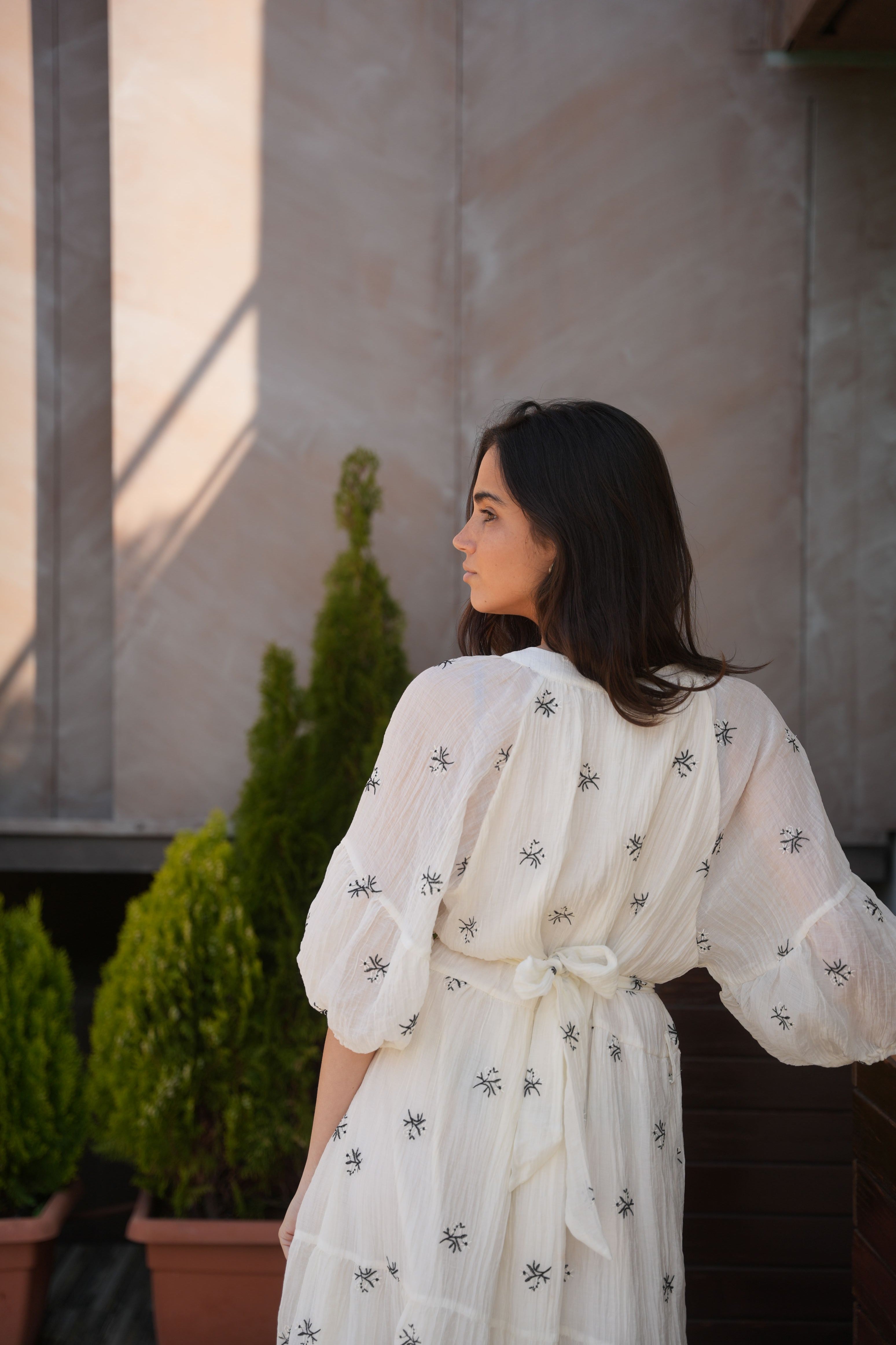 VESTIDO CRUDO FLORES - ONCE28