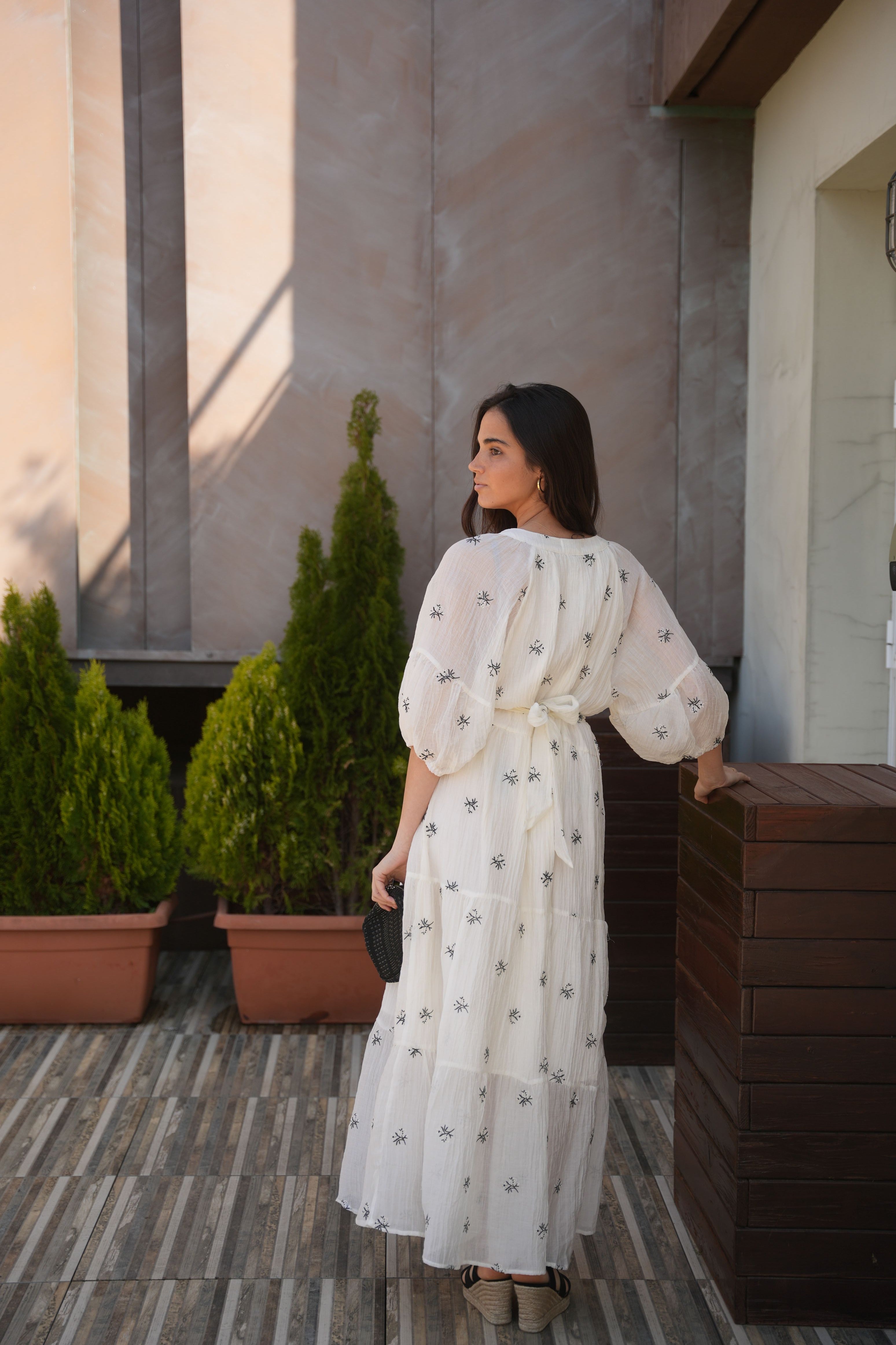 VESTIDO CRUDO FLORES - ONCE28