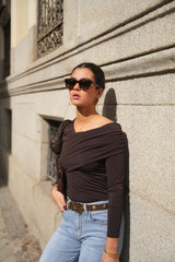 TOP ASIMÉTRICO MARRÓN - ONCE28