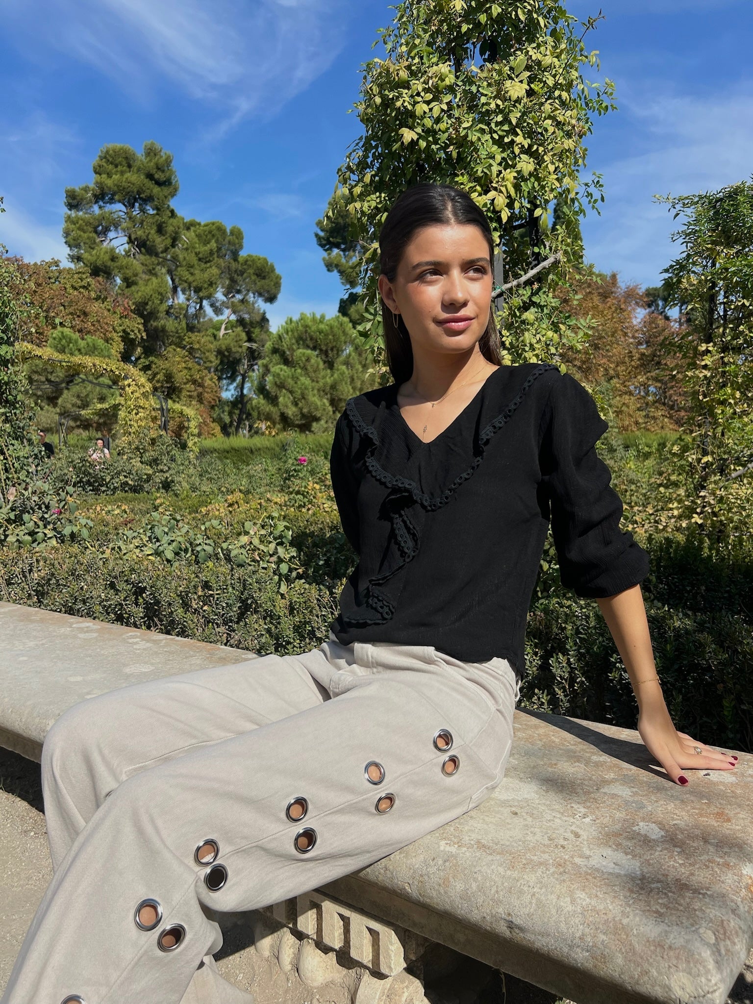 PANTALÓN TACHUELAS GRANDES BEIGE - ONCE28
