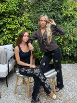 PANTALÓN NEGRO FLORES