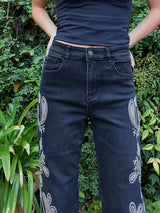 PANTALÓN NEGRO BORDADOS