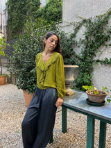 BLUSA VOLANTES BRILLO PISTACHO