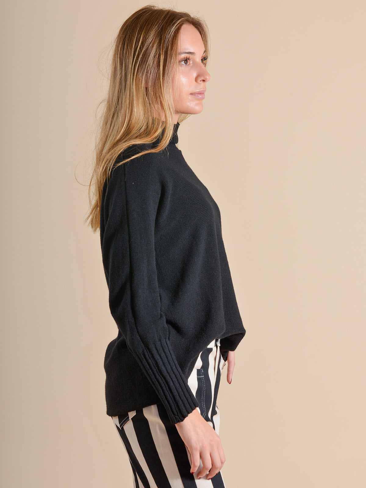 PANTALÓN RAYAS NEGRO