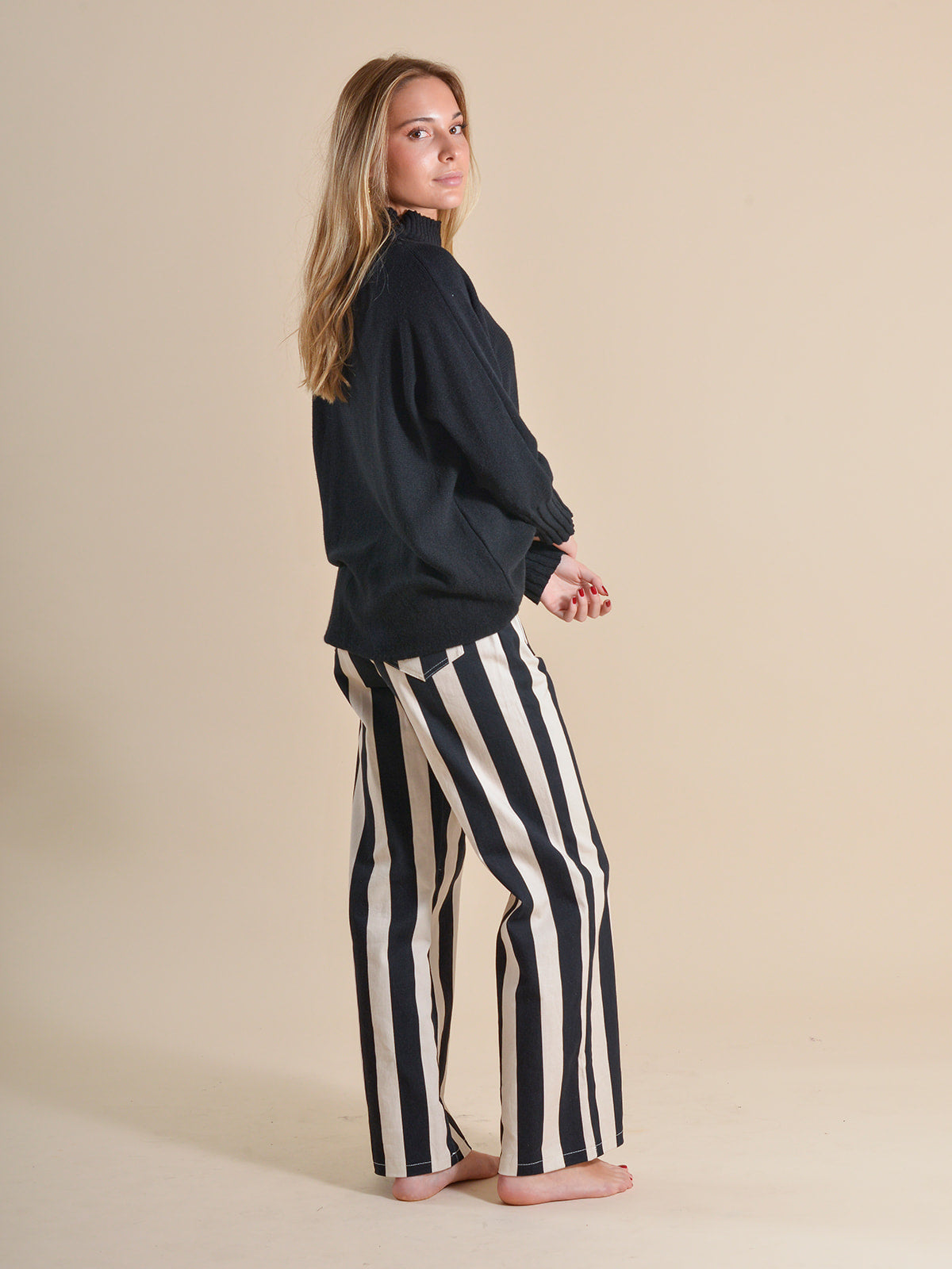 PANTALÓN RAYAS NEGRO