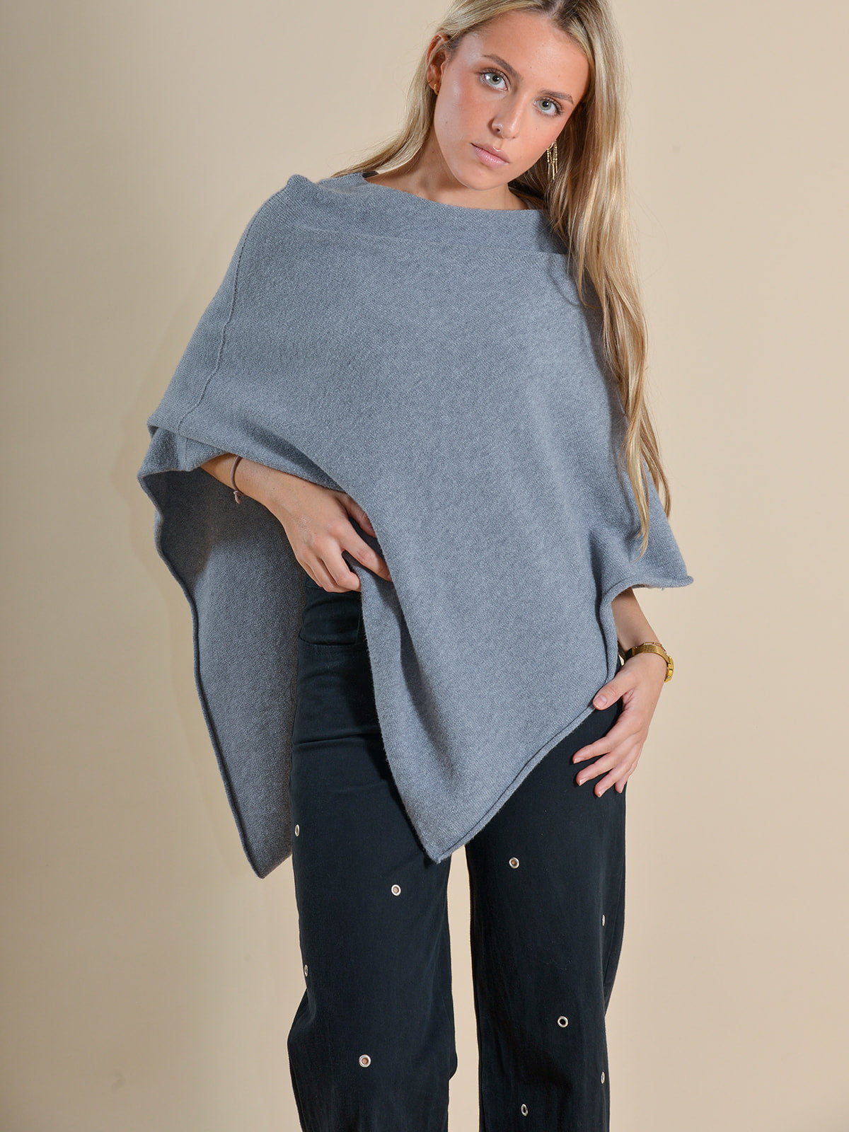 CAPA PUNTO GRIS - ONCE28