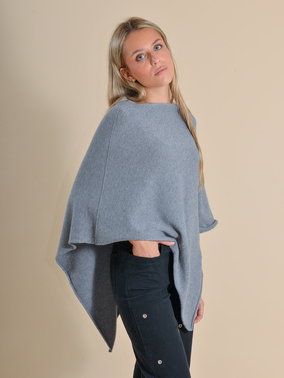 CAPA PUNTO GRIS - ONCE28